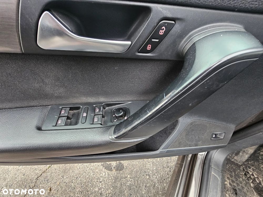 Volkswagen Passat 2.0 TDI Highline - 15
