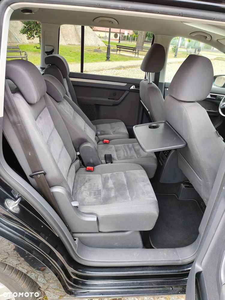 Volkswagen Touran 2.0 TDI DPF DSG Highline - 20