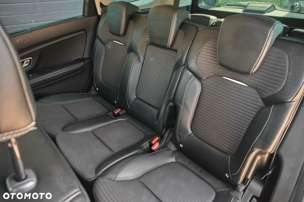 Renault Grand Scenic - 21