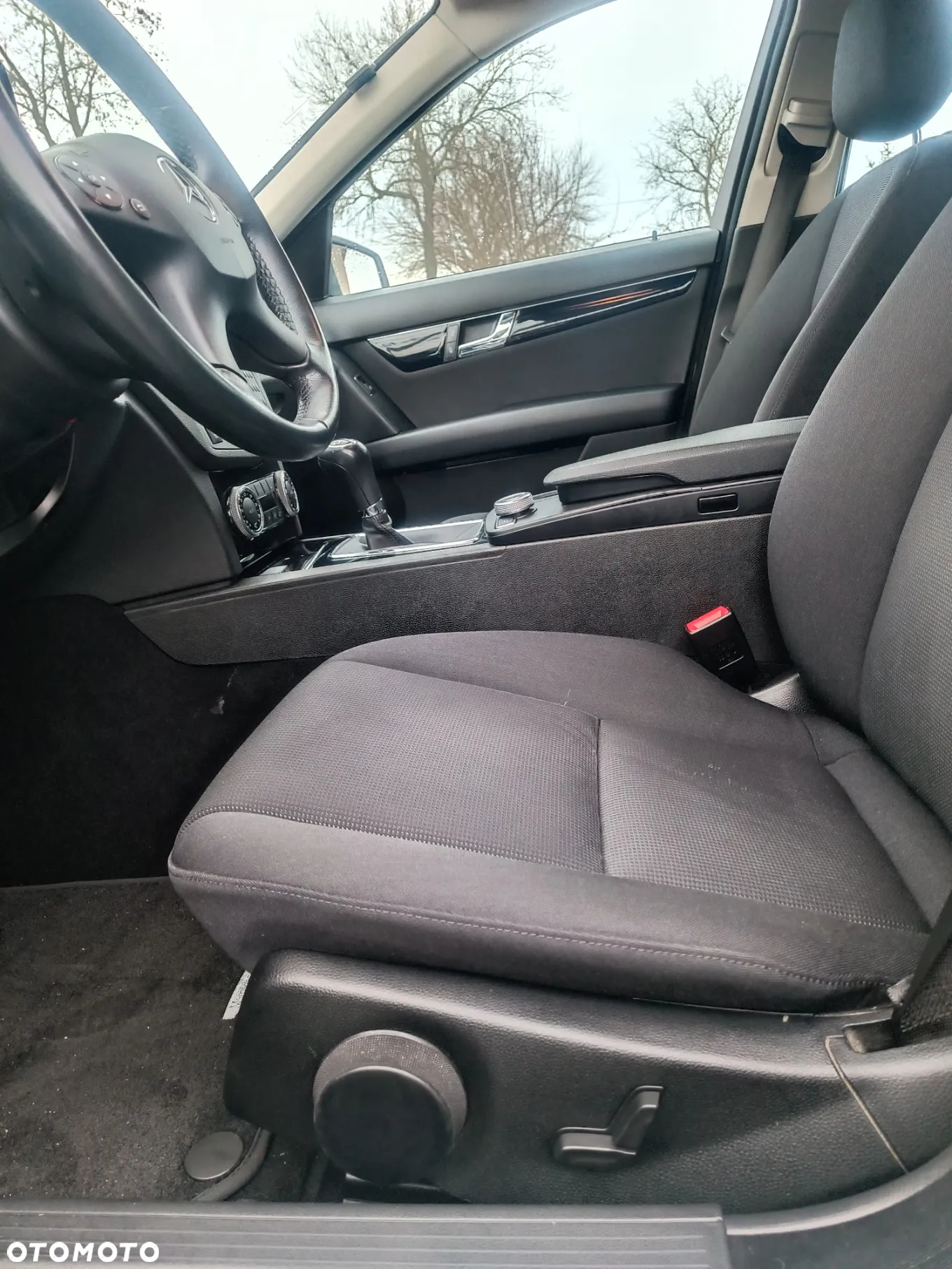 Mercedes-Benz Klasa C 180 T CGI BlueEFFICIENCY - 25