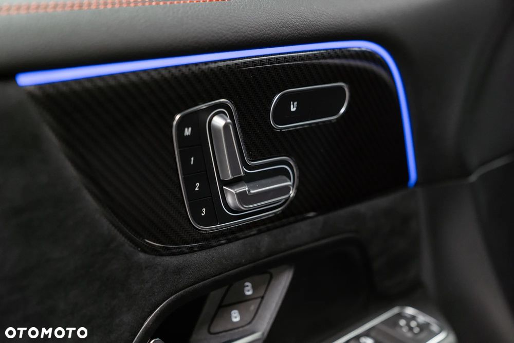 Mercedes-Benz GLB AMG 35 4Matic AMG Speedshift DCT 8G - 26