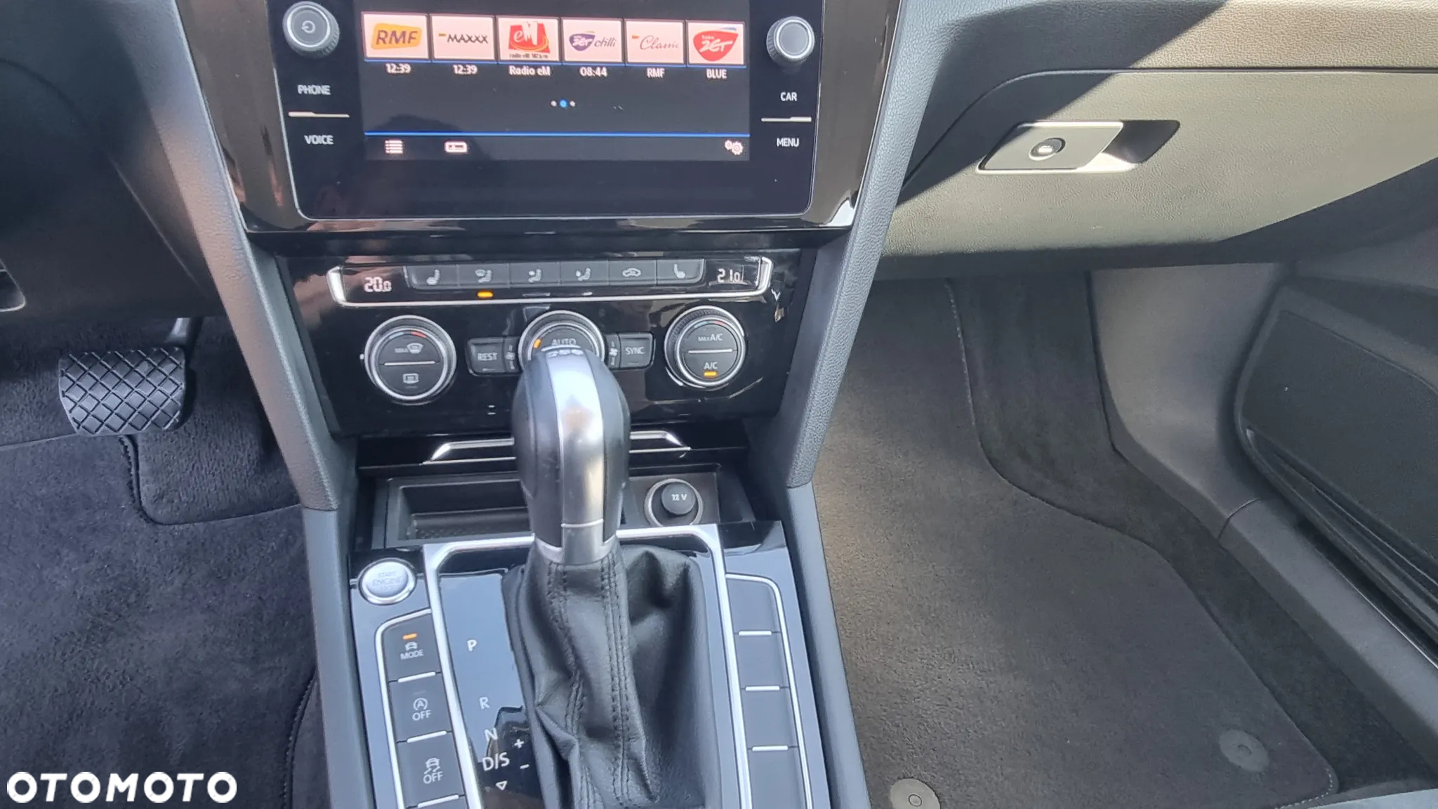 Volkswagen Passat - 15