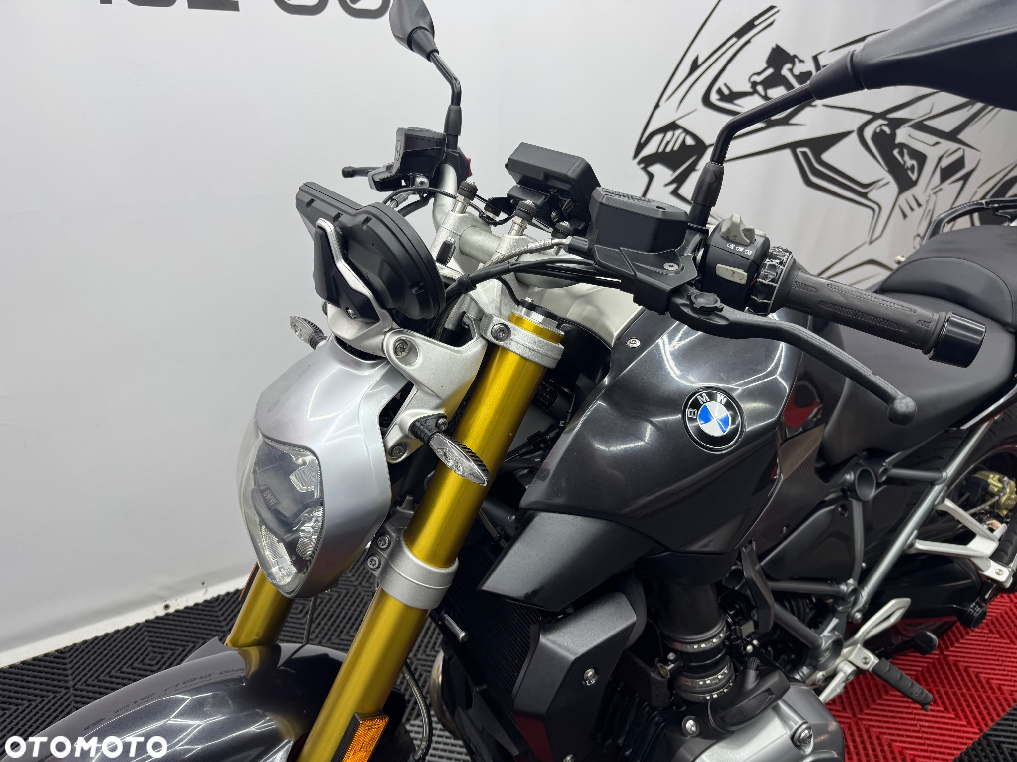 BMW R - 11
