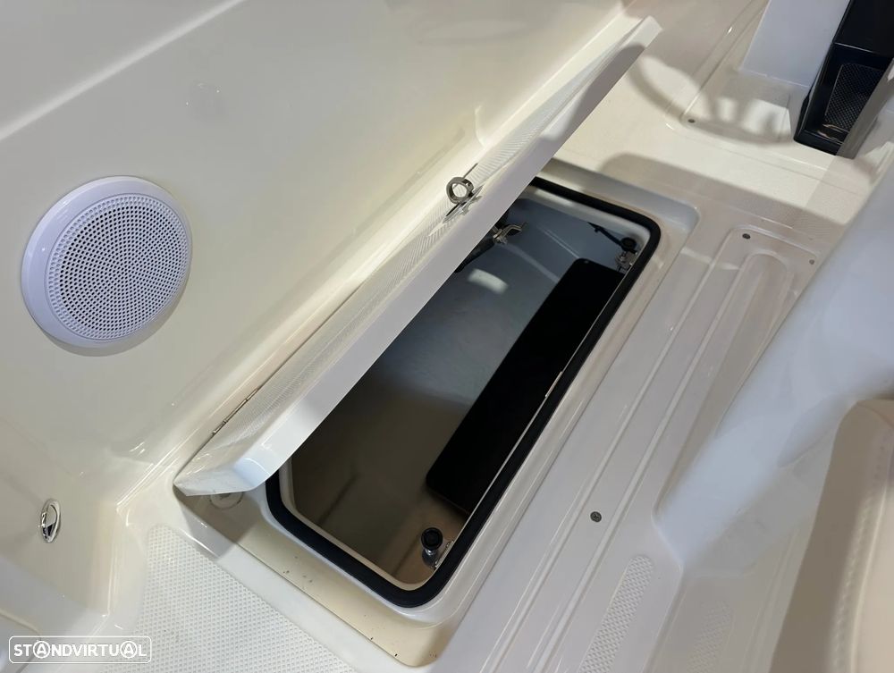 Quicksilver Activ 805 Open - 17