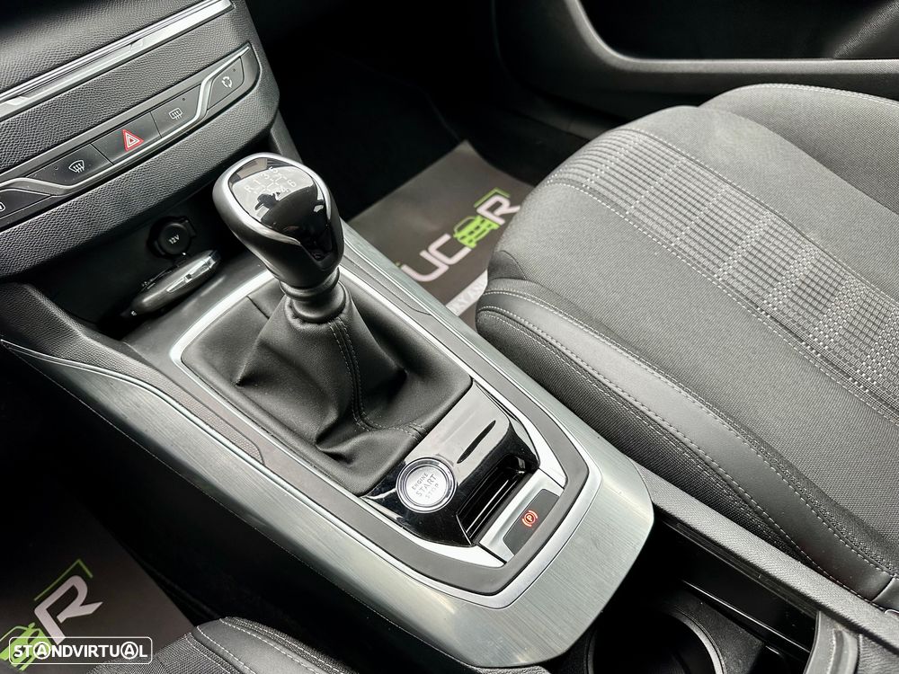 Peugeot 308 1.2 PureTech Allure - 22