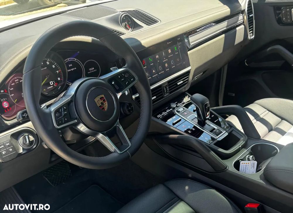 Porsche Cayenne E-Hybrid - 6