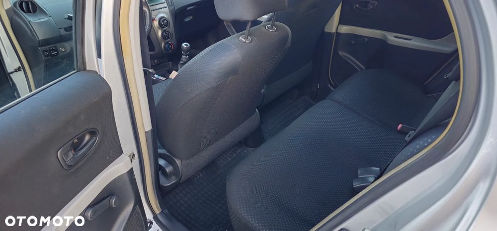 Toyota Yaris 1.33 2010 - 11