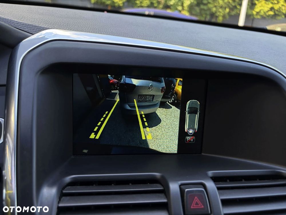 Volvo XC 60 D4 Geartronic RDesign - 28