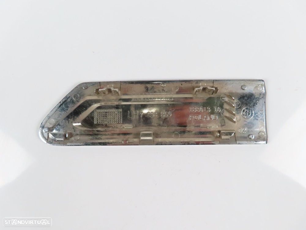 Friso guarda-lamas LCI Esquerdo/Frente Seminovo/ Original BMW 7 (F01, F02, F03,... - 2