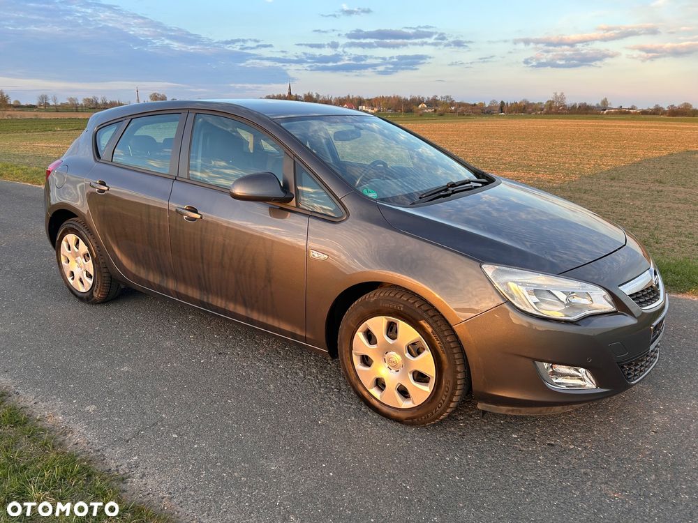 Opel Astra 1.6 Design Edition - 5
