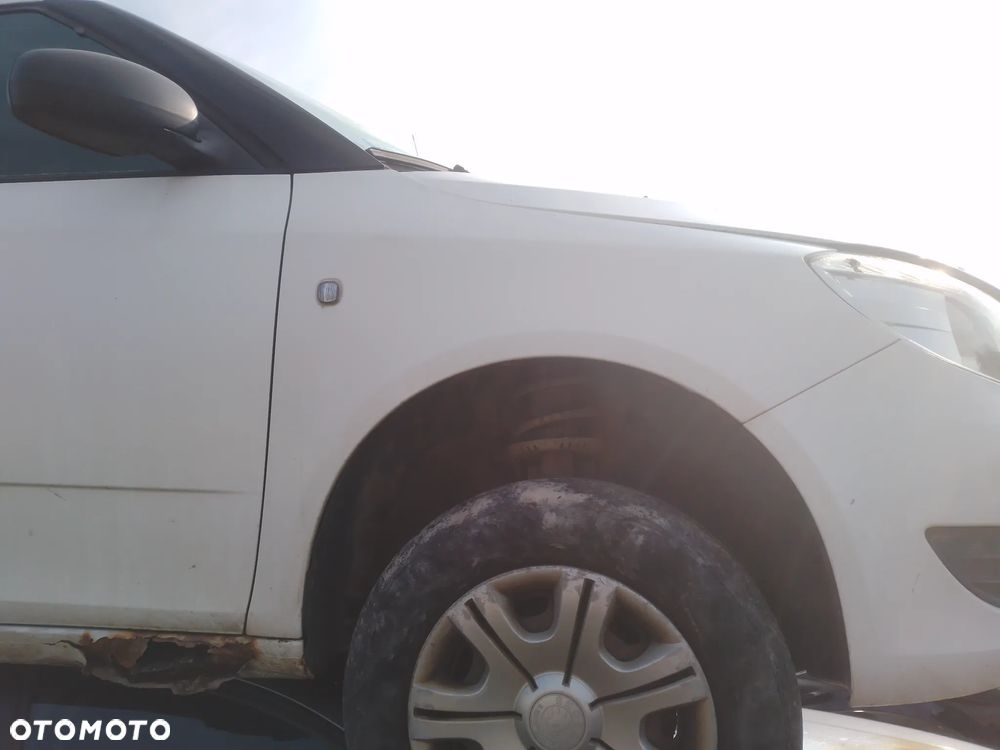 SKODA FABIA II 10-14 1.6 TDI LAMPKA PODSUFITKI PRZÓD - 5
