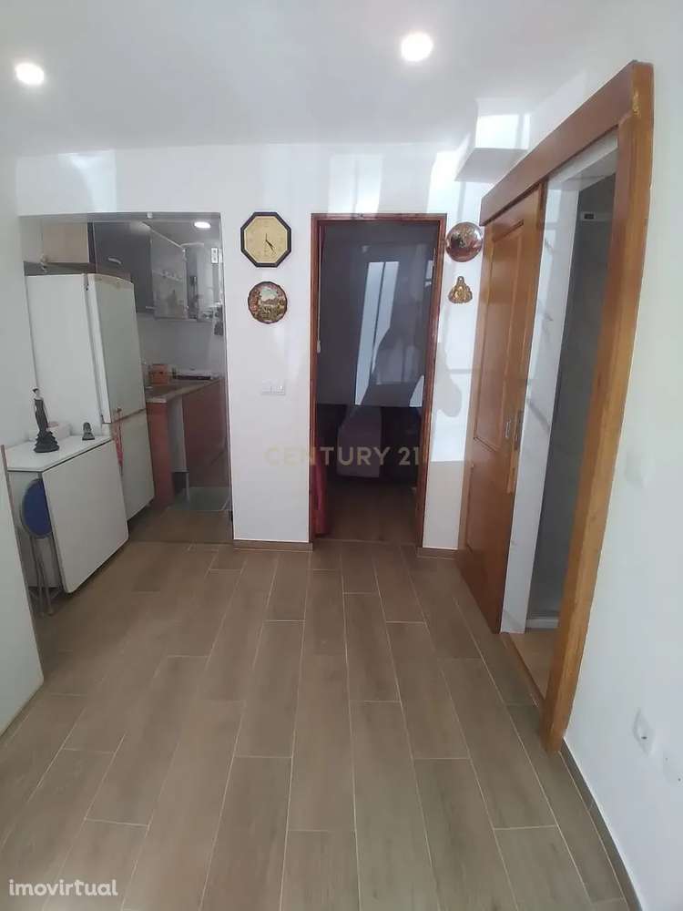 Armazém - Transformado em T1+1 habitacional - Metro Anjos - Grande imagem: 5/20