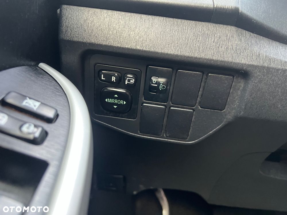 Toyota Prius 1.8 Hybrid Premium - 18