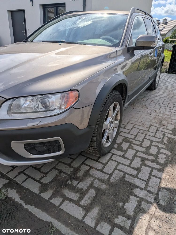 Volvo XC 70 D5 AWD Momentum - 1