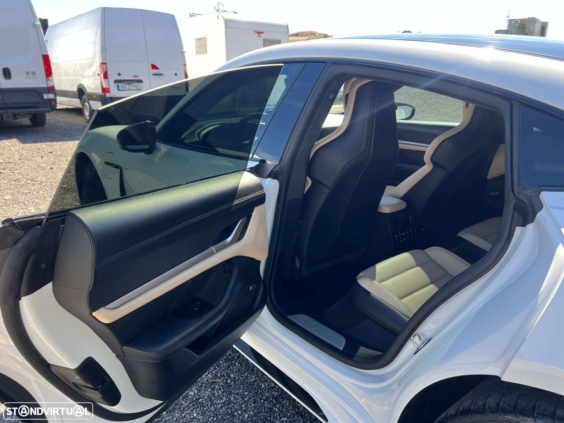 Porsche Taycan Turbo - 16