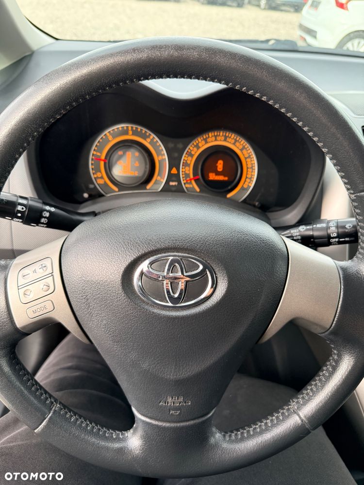 Toyota Auris 1.4 D-4D Life - 12