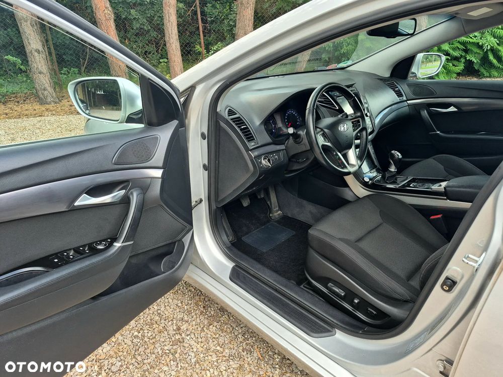 Hyundai i40 i40cw 1.6 Fifa World Cup Edition - 13