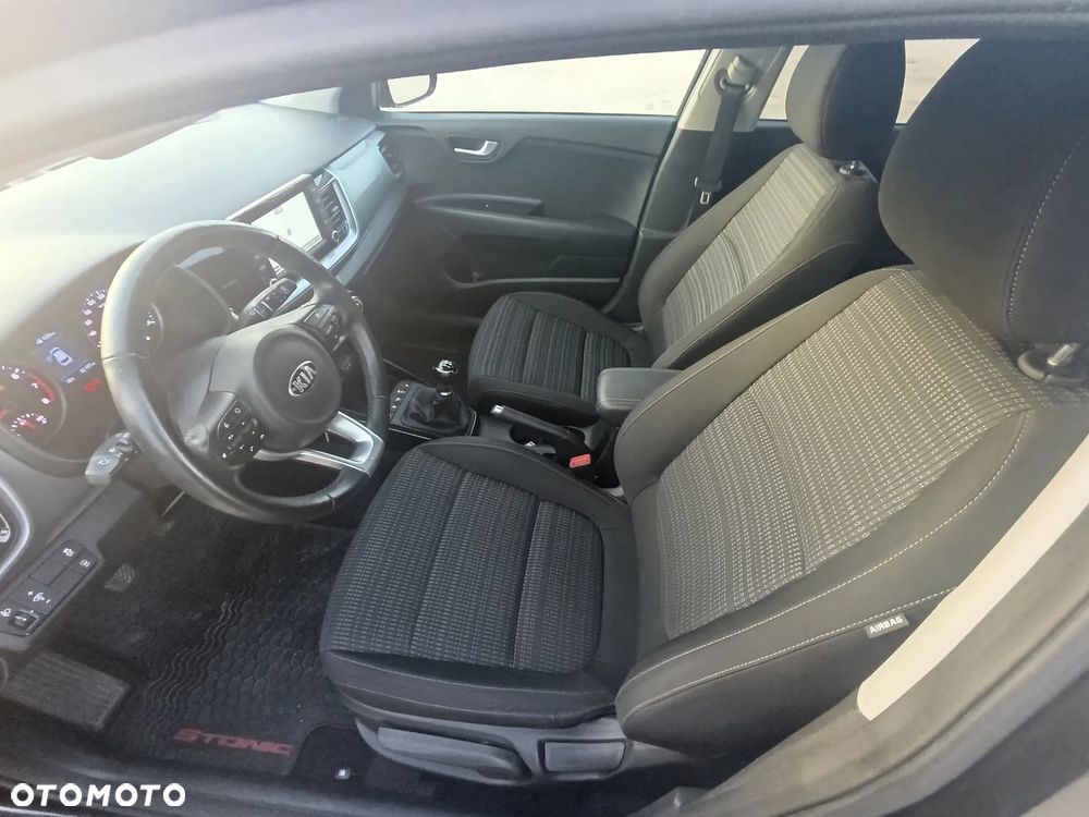 Kia Stonic - 10