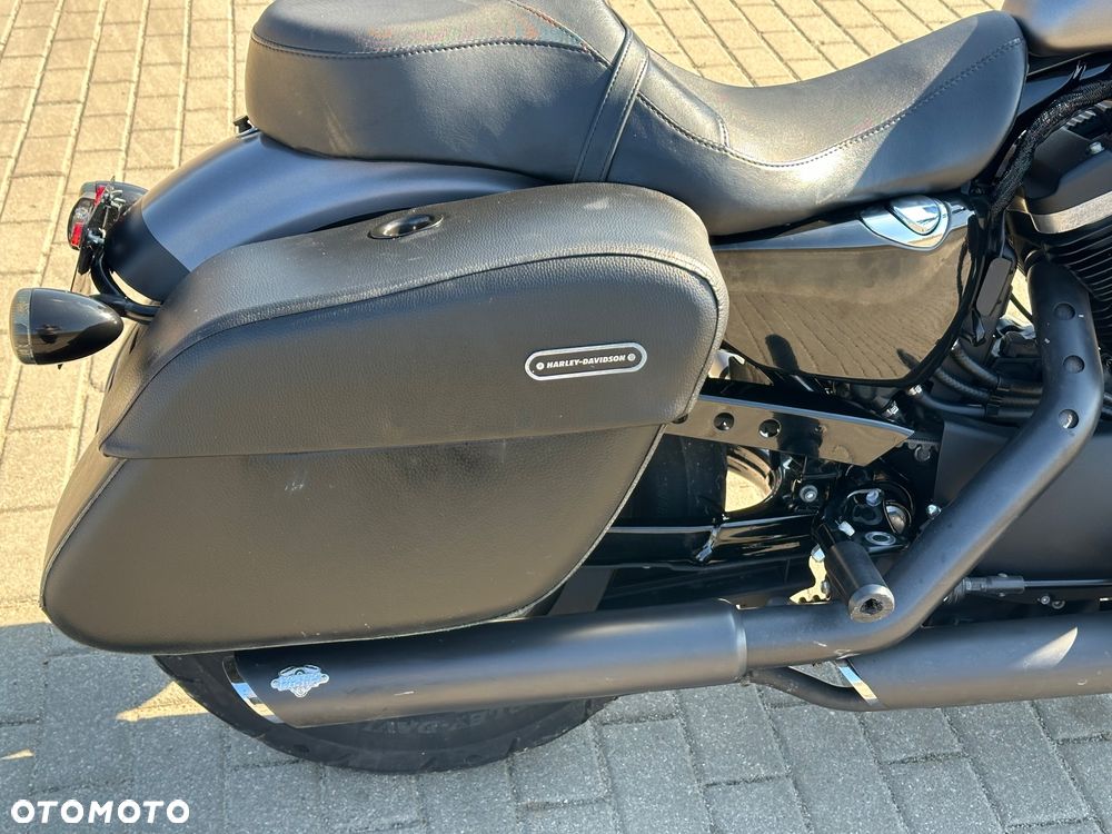 Harley-Davidson Sportster Iron 883 - 14
