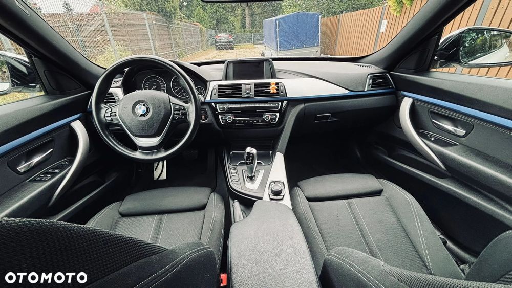 BMW 3GT 330i xDrive - 10