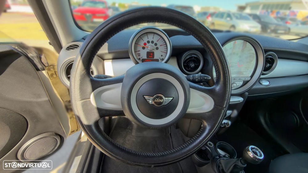 MINI 3 Portas Cooper D - 10