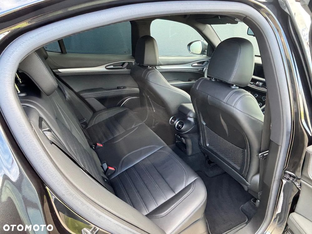 Alfa Romeo Stelvio - 19