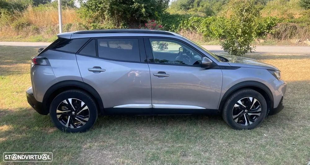 Peugeot e-2008 Allure - 8