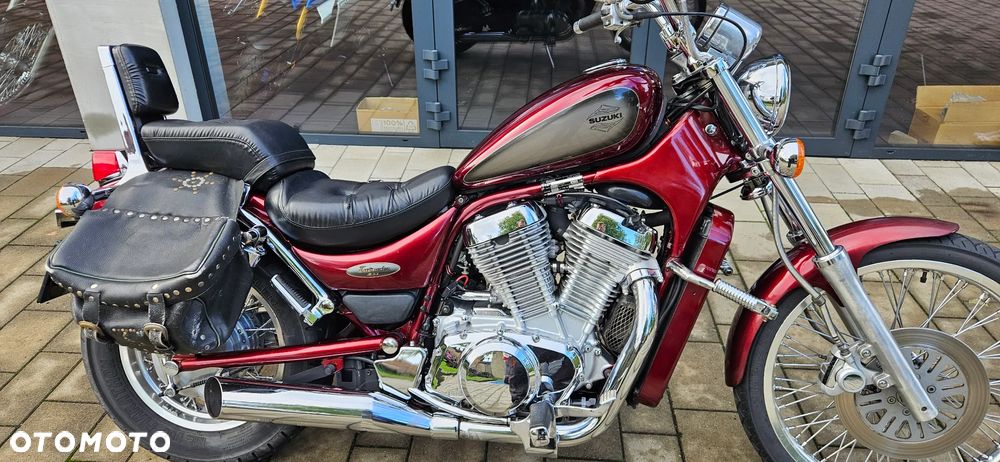Suzuki Intruder - 12