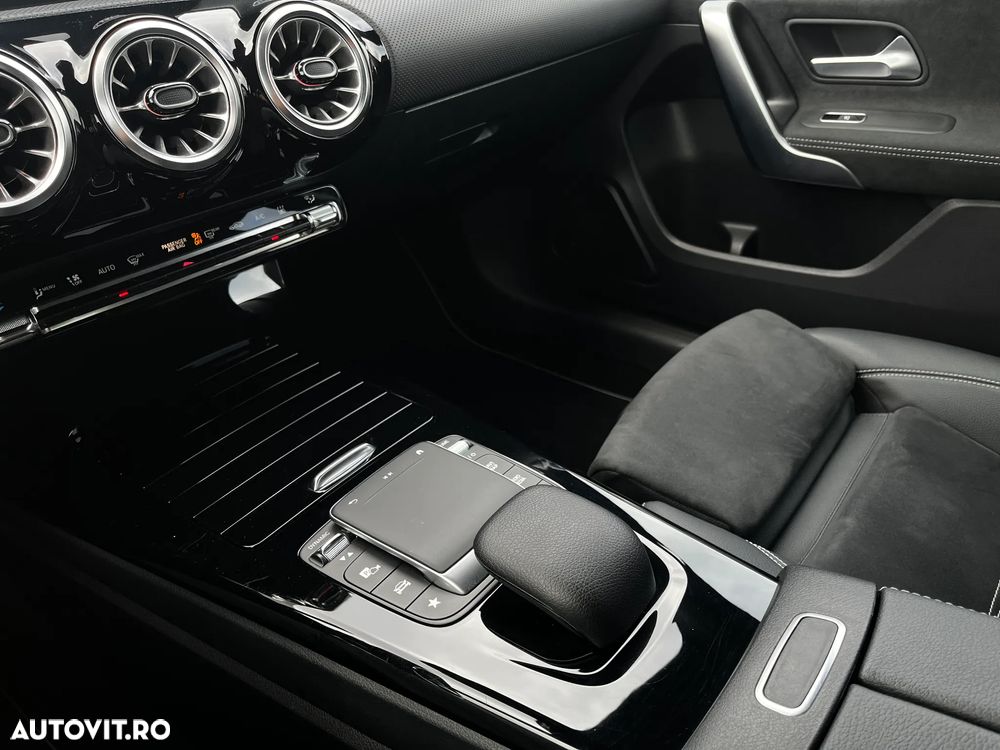 Mercedes-Benz A 250 e 8G-DCT AMG Line - 21