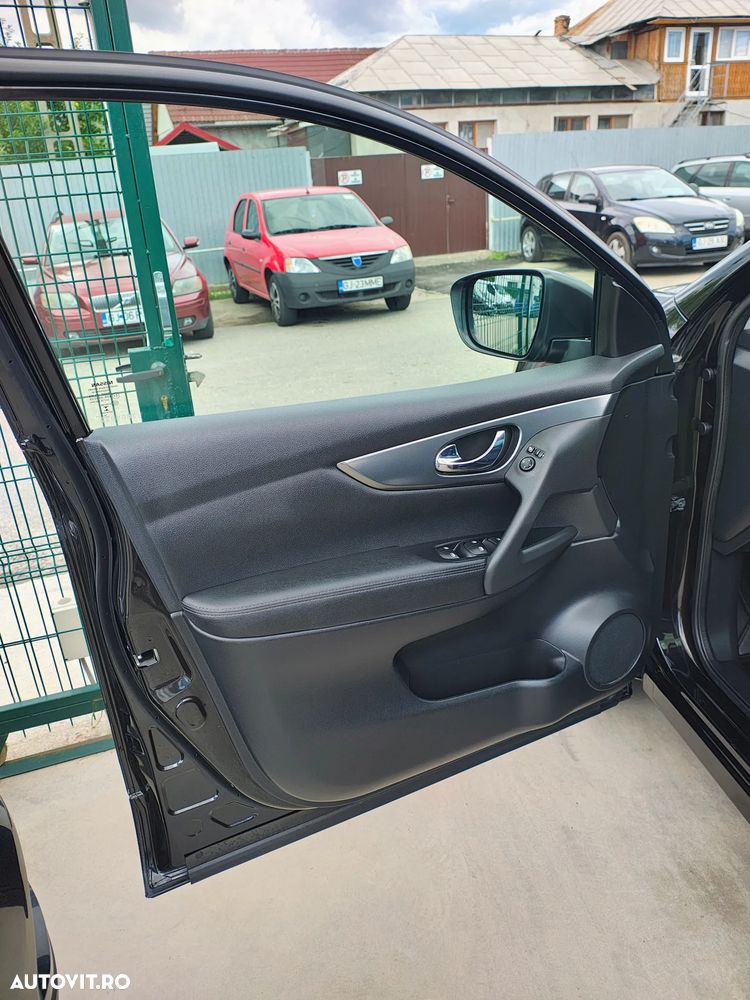 Nissan Qashqai 1.3 DIG-T DCT N-CONNECTA - 27