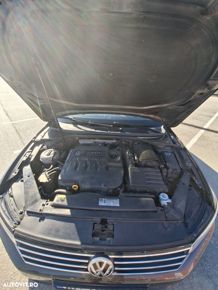 Volkswagen Passat - 12