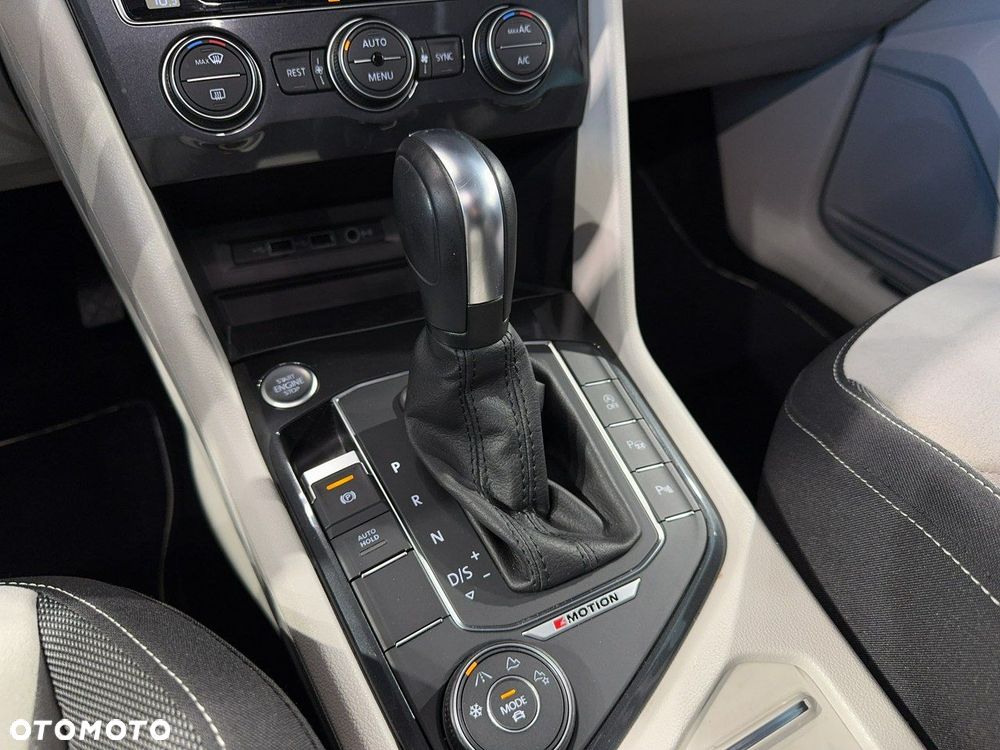 Volkswagen Tiguan - 36