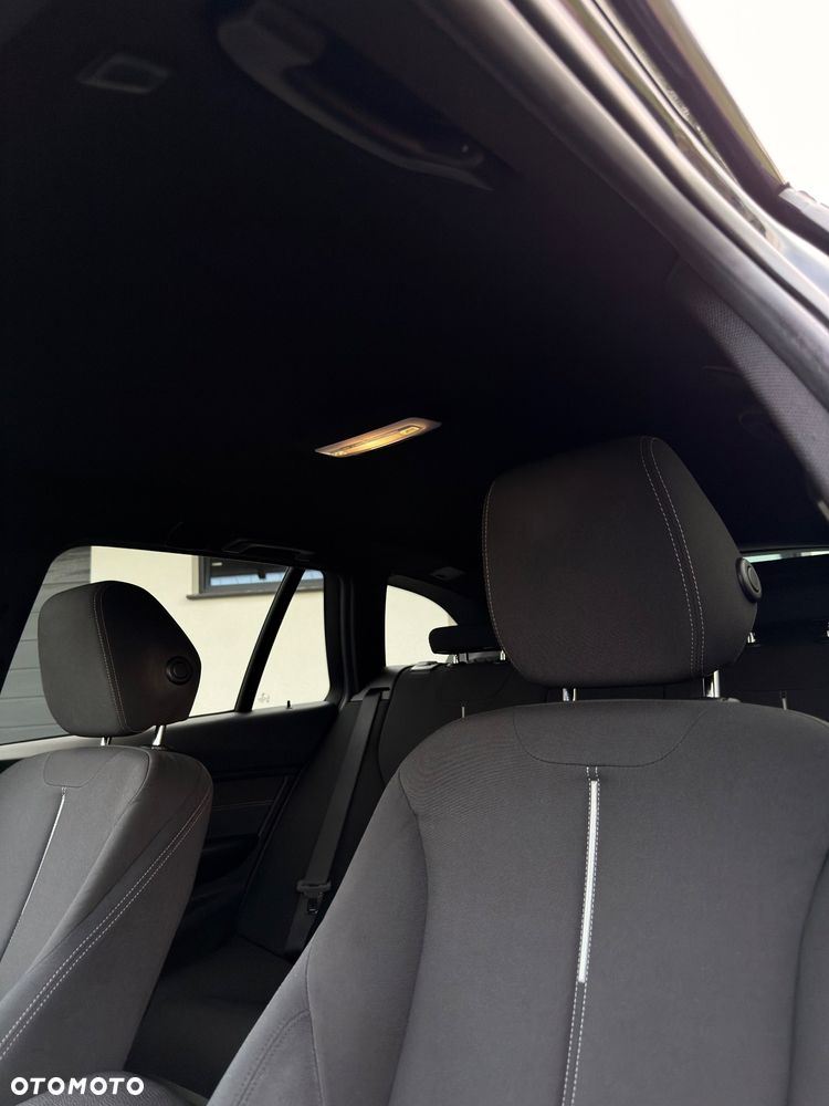 BMW Seria 3 330d xDrive Sport Line EU6 - 30