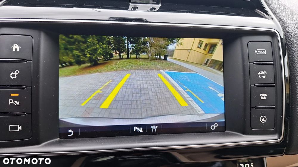 Jaguar XE 2.0 D Prestige - 15