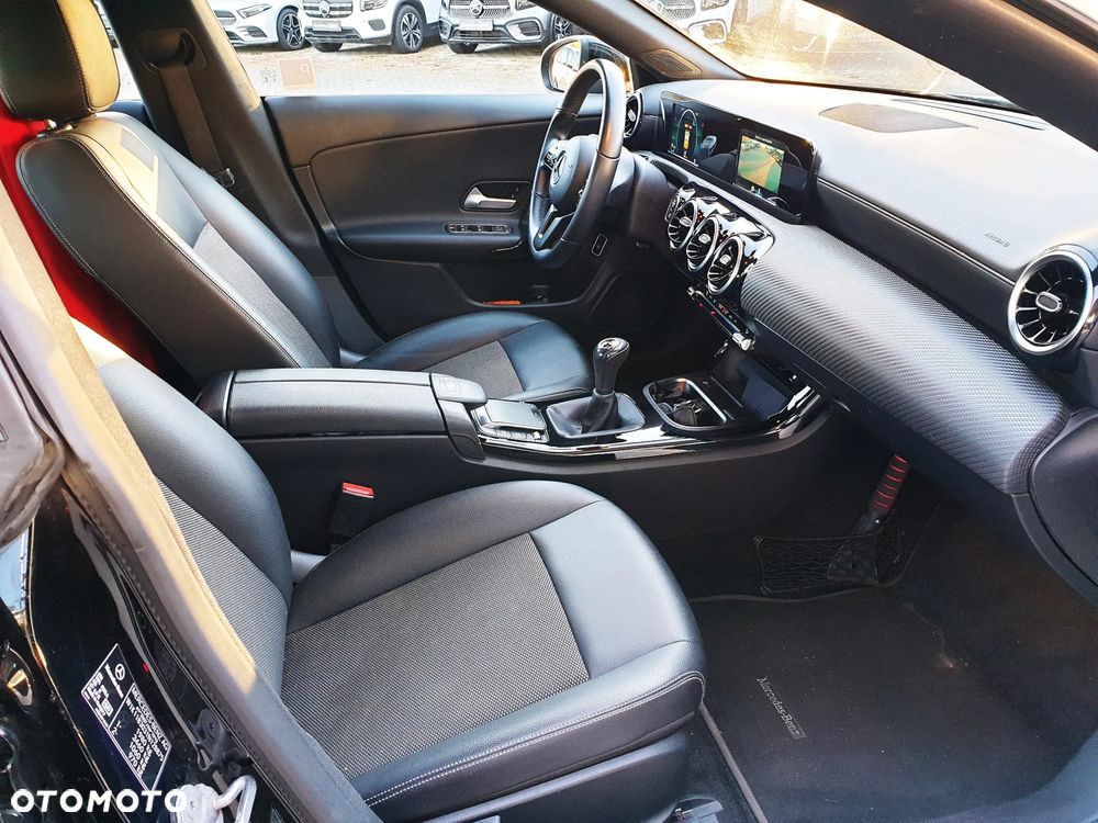 Mercedes-Benz CLA 180 d - 13