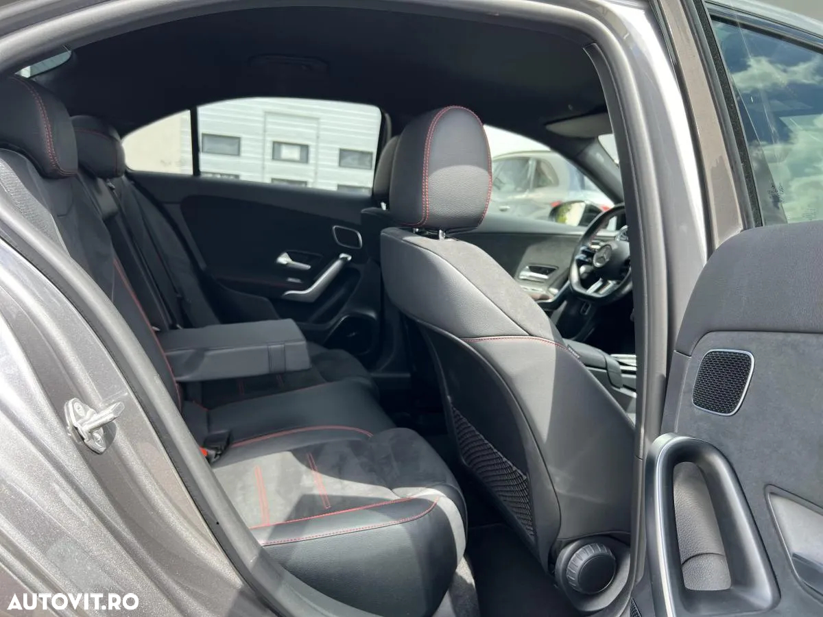 Mercedes-Benz A 220 4MATIC Sedan Aut. - 15