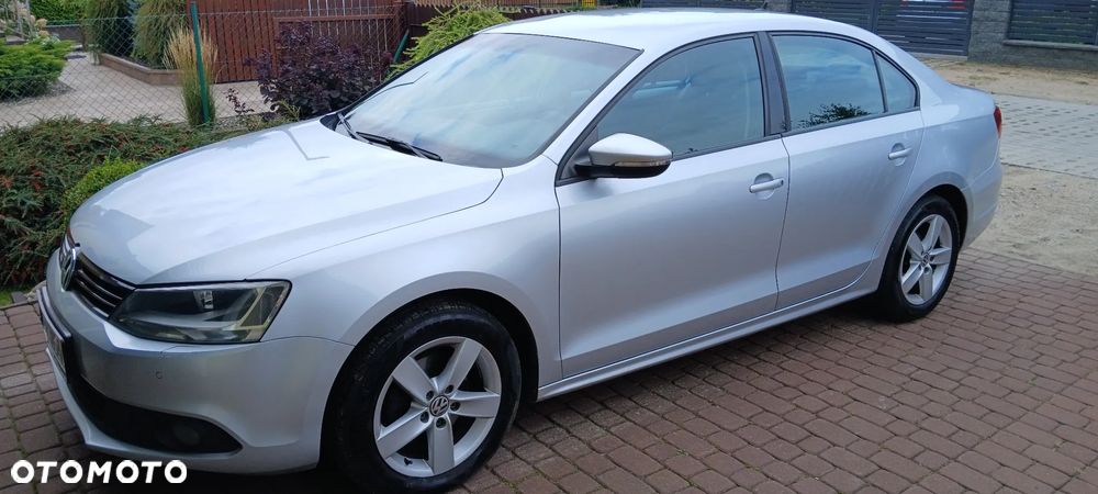 Volkswagen Jetta 1.6 TDI Comfortline - 6