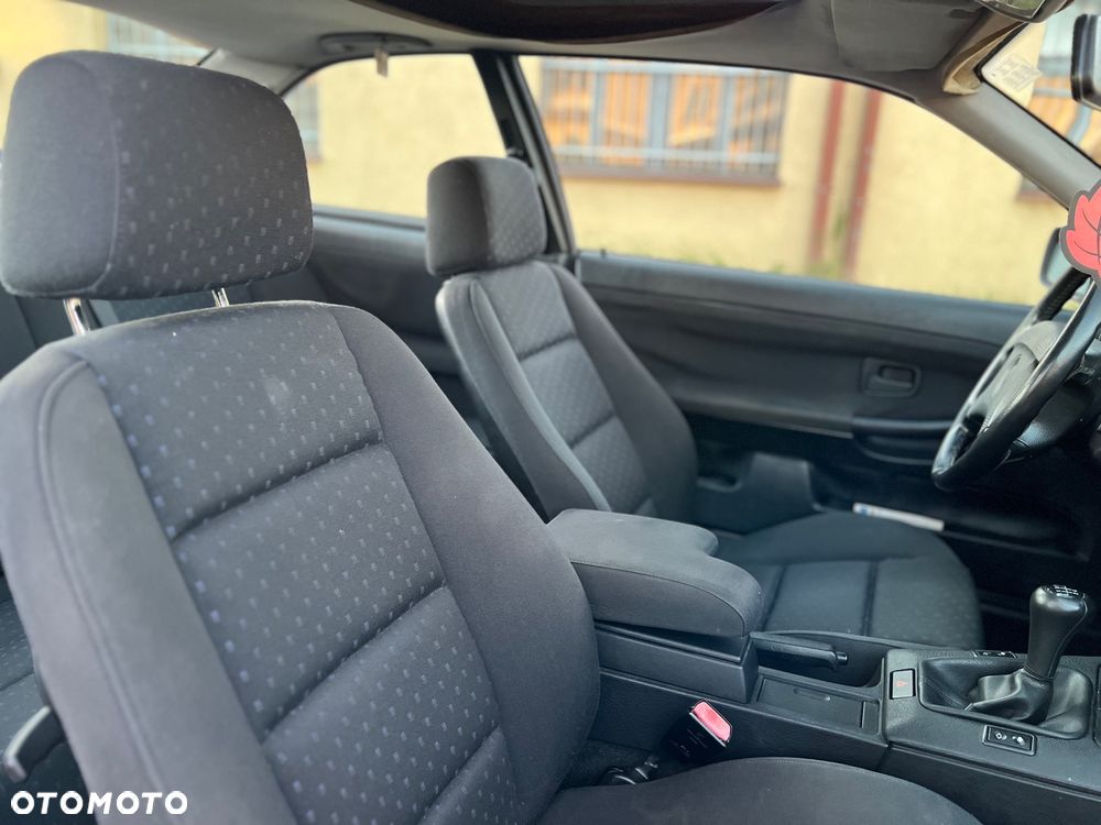 BMW Seria 3 316i - 26