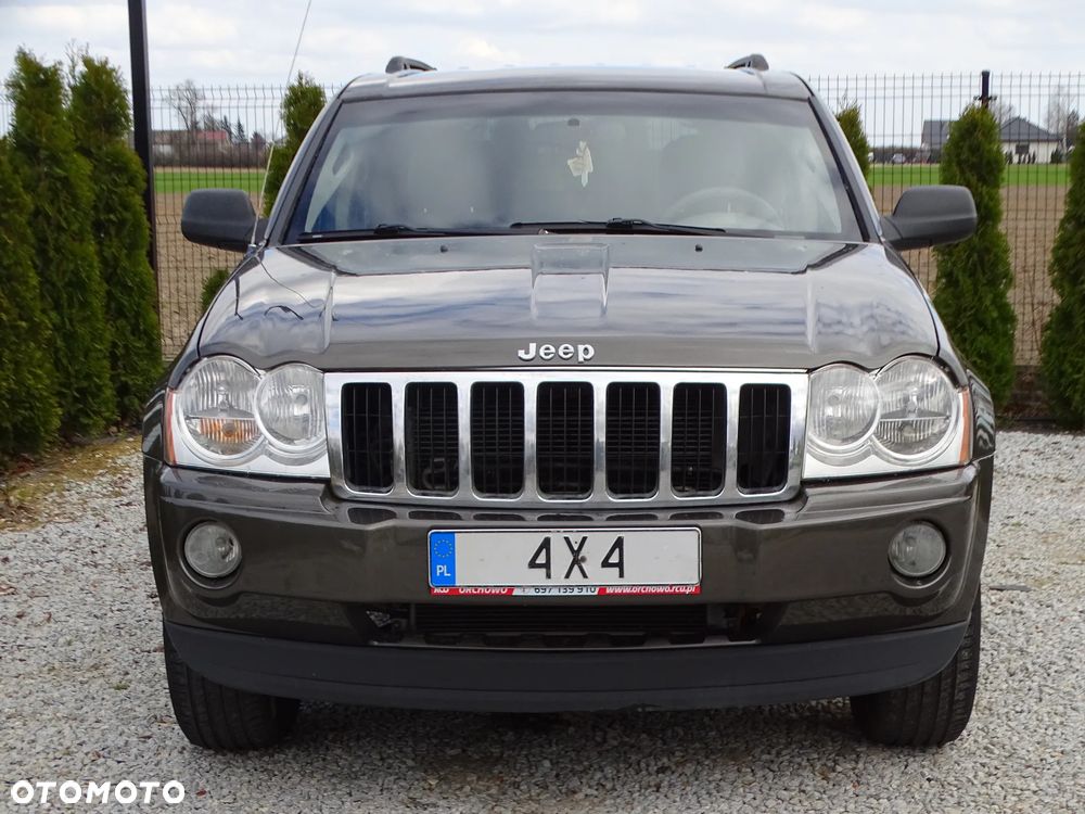 Jeep Grand Cherokee - 22