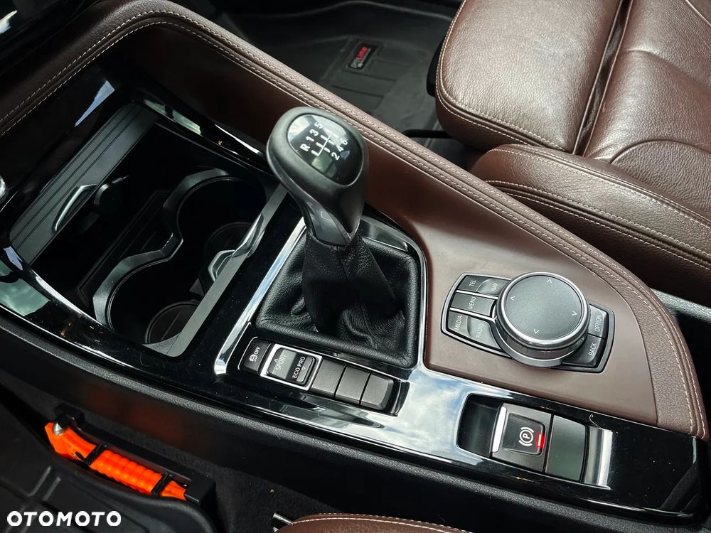 BMW X1 sDrive16d - 13