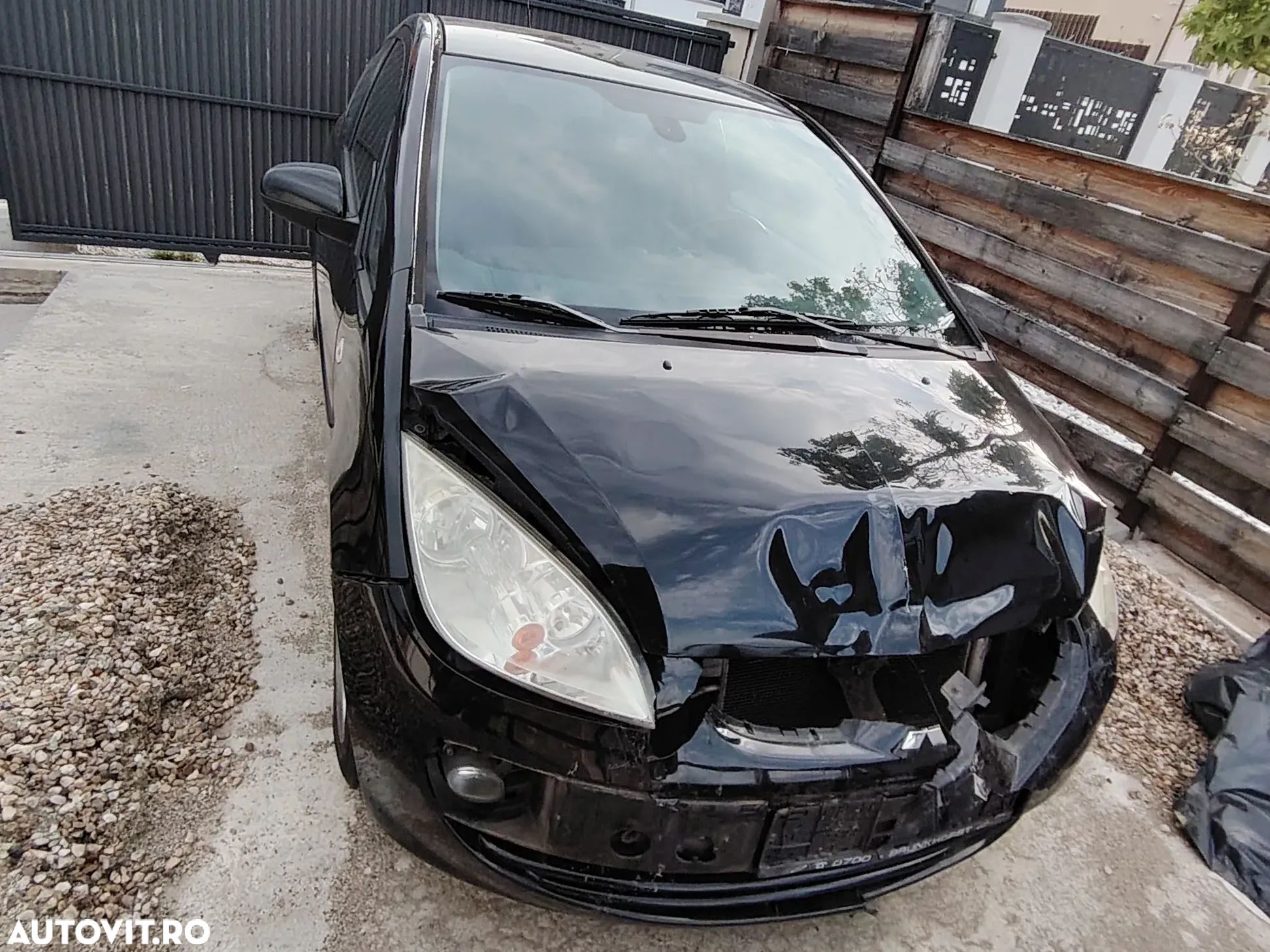 Mitsubishi Colt - 1