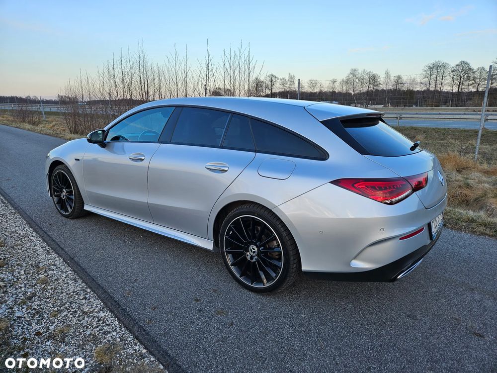 Mercedes-Benz CLA 250 e 8G-DCT AMG Line - 5