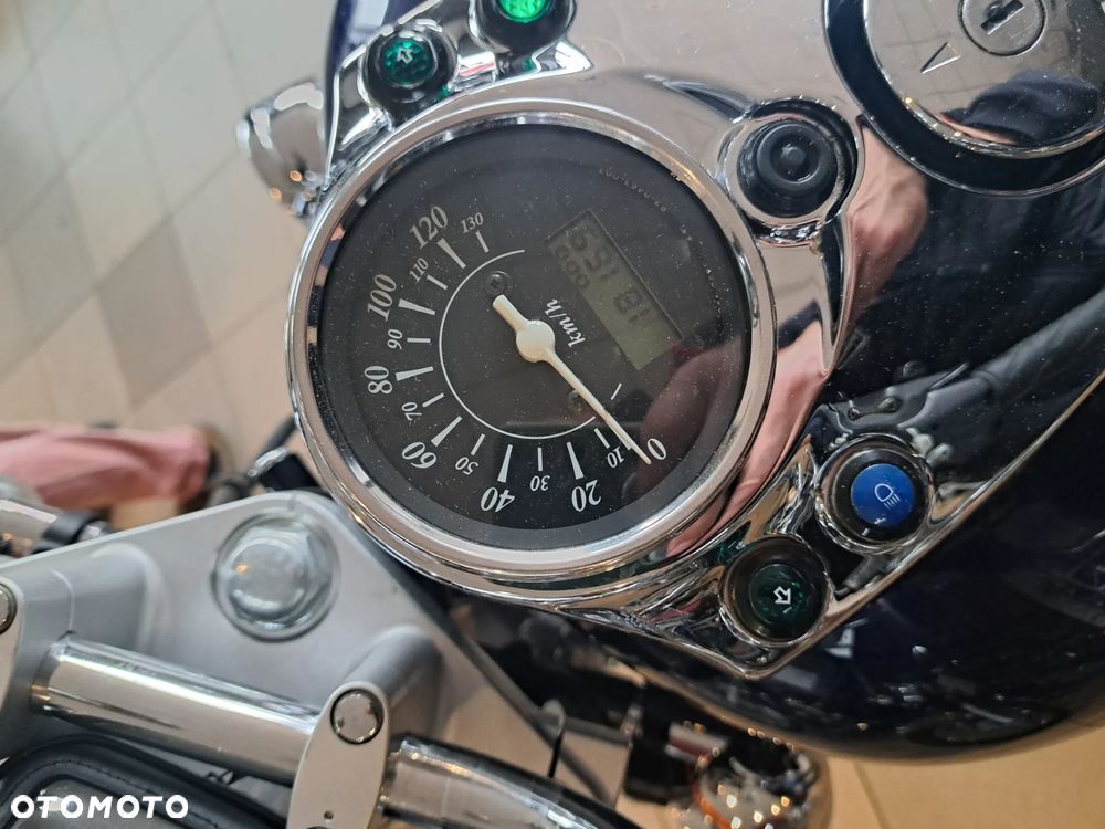 Suzuki Intruder - 9