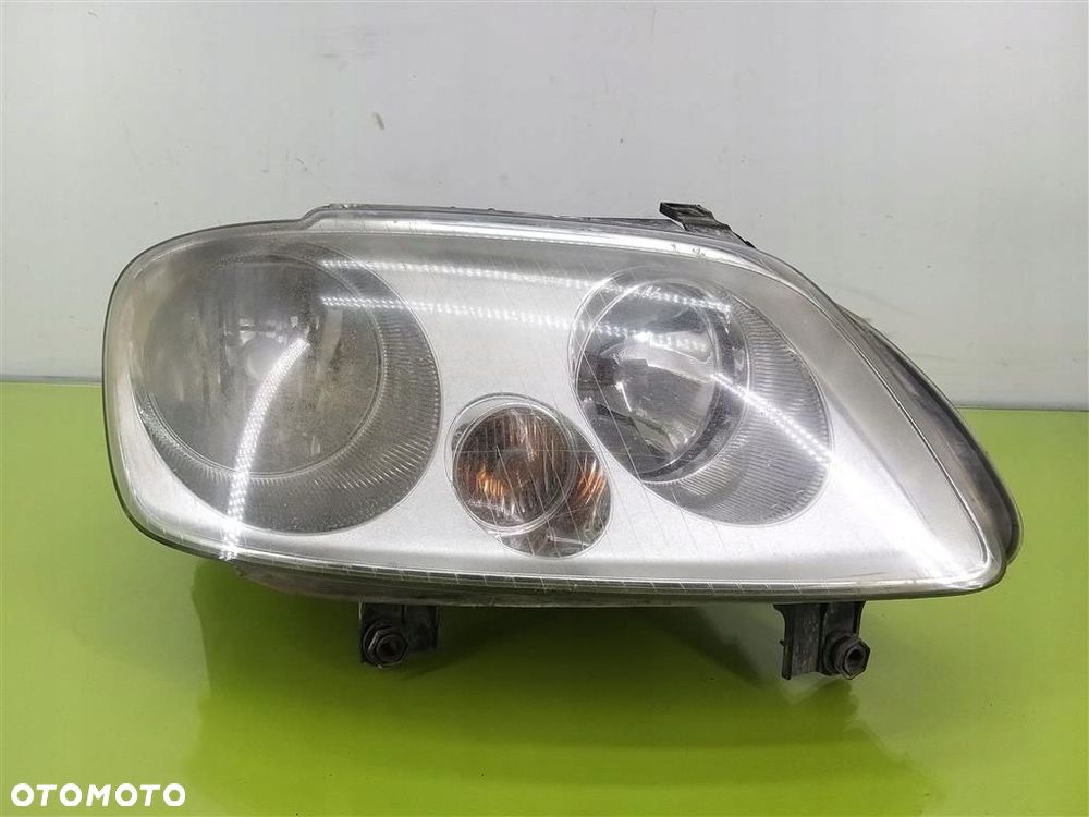 Reflektor lampa przód prawa VW Caddy  III  2004-2010 VISTEON 2K0941006B - 1