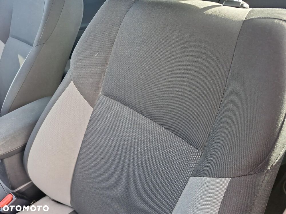 Toyota Auris 1.4 D-4D Active - 17