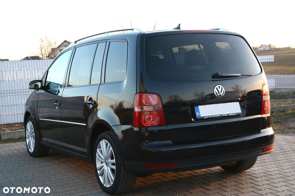 Volkswagen Touran 2.0 TDI DPF Trendline - 13