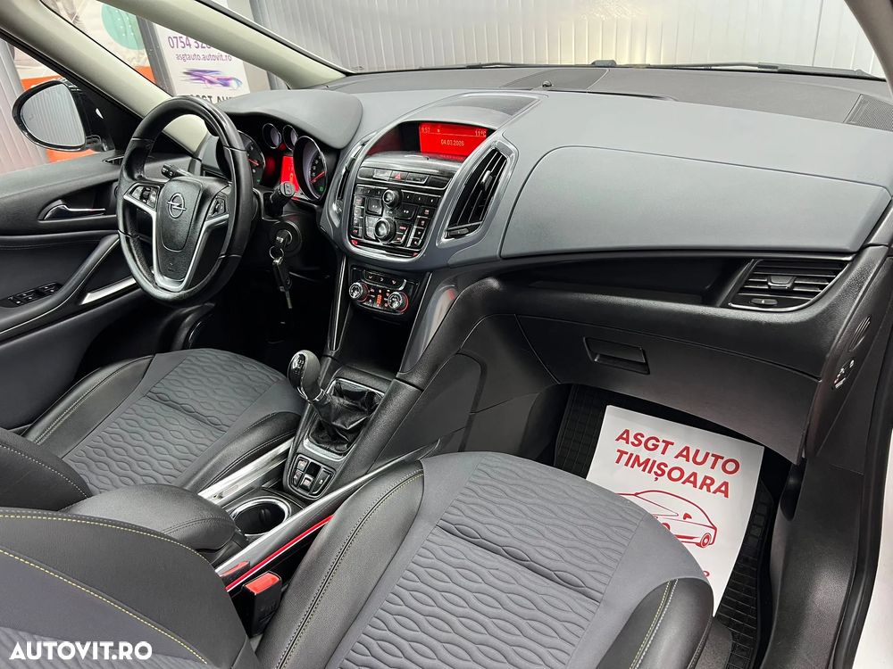 Opel Zafira - 10
