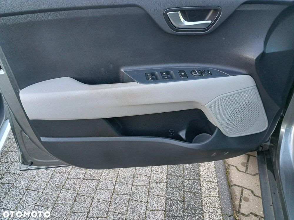 Kia Stonic 1.0 T-GDI L - 10