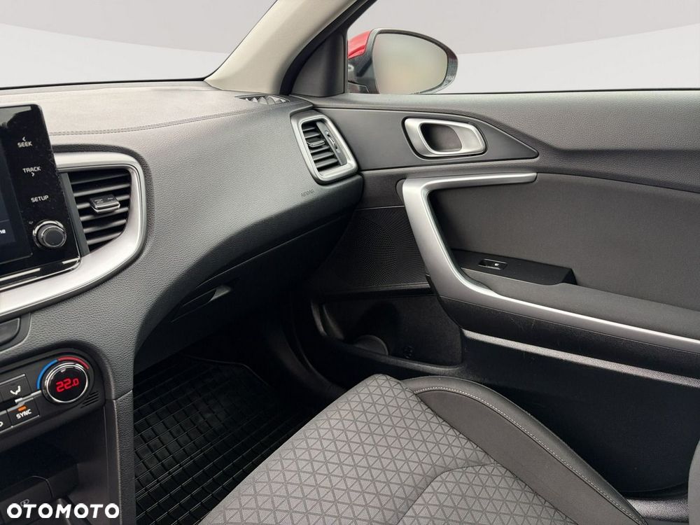 Kia Ceed 1.6 CRDi SCR M - 21