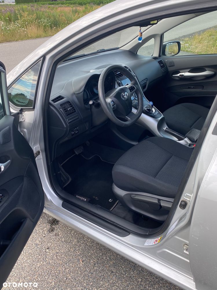 Toyota Auris 1.8 HSD Luna - 13